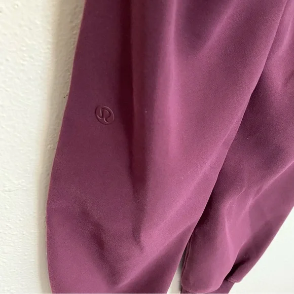 Lululemon On the Fly Jogger Pants Woven Cassis Size 0 - Picture 6 of 9